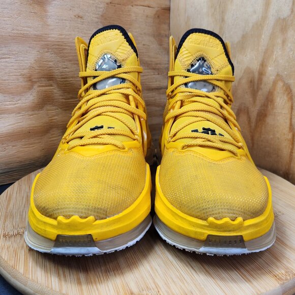 Nike LeBron James 19 Hard Hat Yellow Gold Basketball Shoes Sneakers - Picture 2 of 11